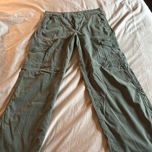 AE loose fitting cargo pants olive green